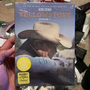 YELLOWSTONE DVD